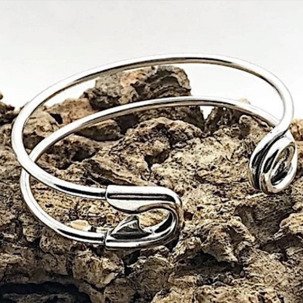 STERLING SILVER SAFETY PIN BANGLE BRACELET - Picture 3 of 11